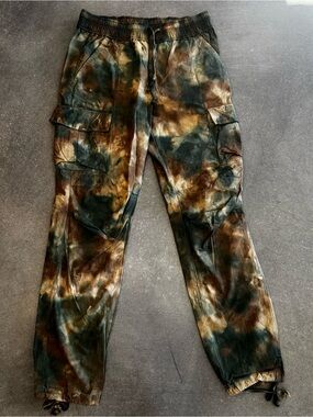 Men’s John Elliott green cargo drawstring pants